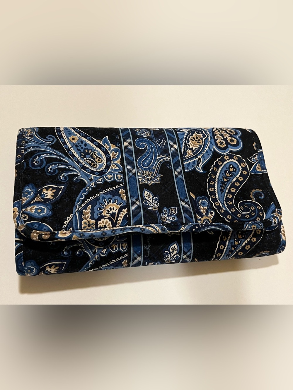 RETIRED VERA BRADLEY WINDSOR NAVY CD HOLDER CASE.